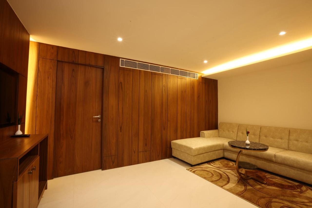 Royal Plaza Suites Mangalore Buitenkant foto